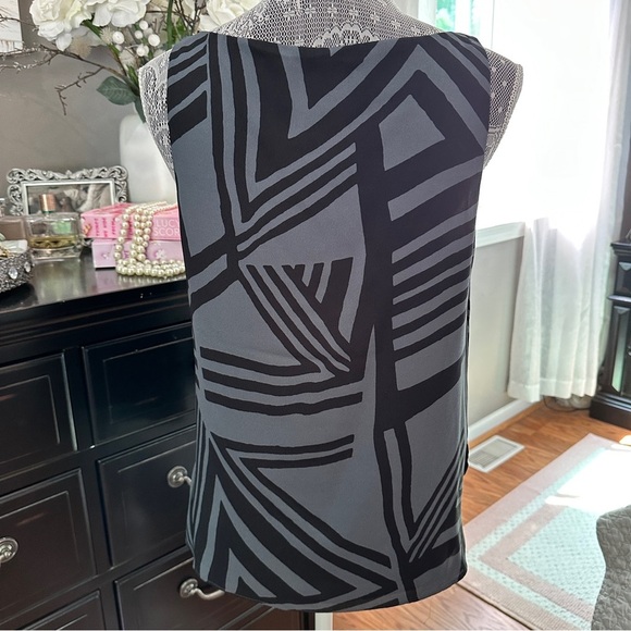 LOFT Black & Gray Geometric Print Tank Top – Size S - Picture 5 of 13